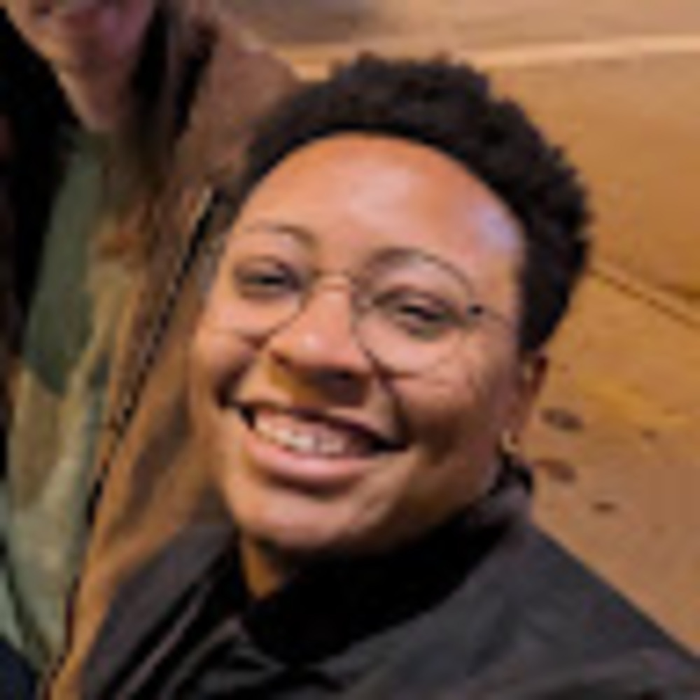 Meet your Posher, Dionna